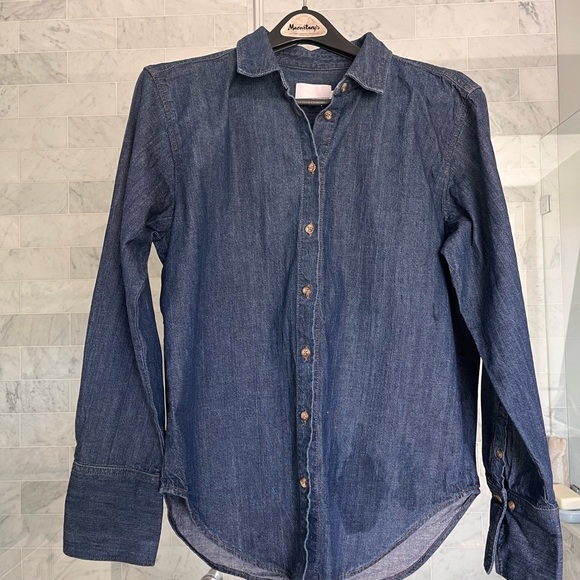 EUC- women’s Frame Denim 100% cotton Italian long sleeved button down shirt. - Picture 1 of 6